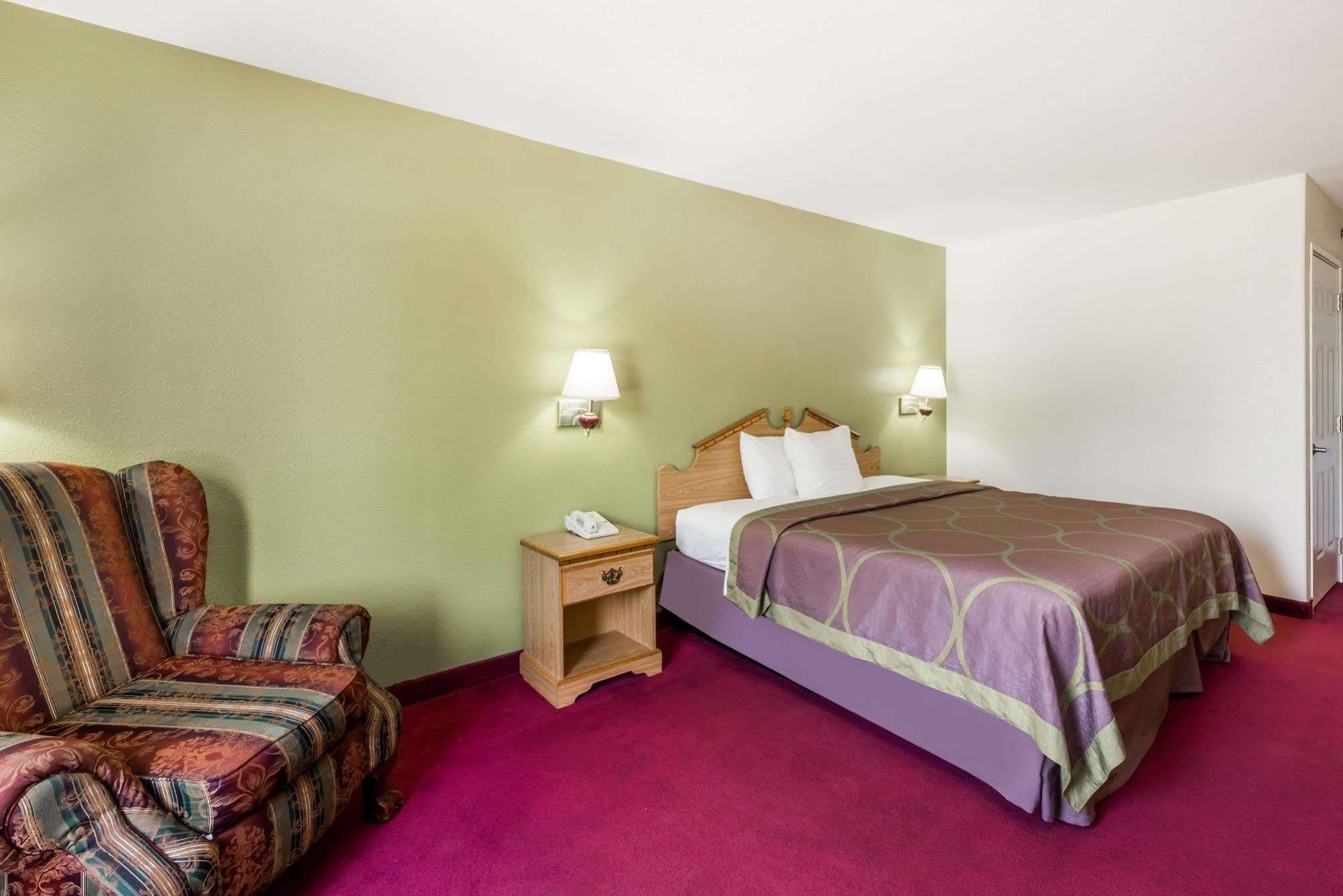 Super 8 By Wyndham Arkansas Ks Arkansas City