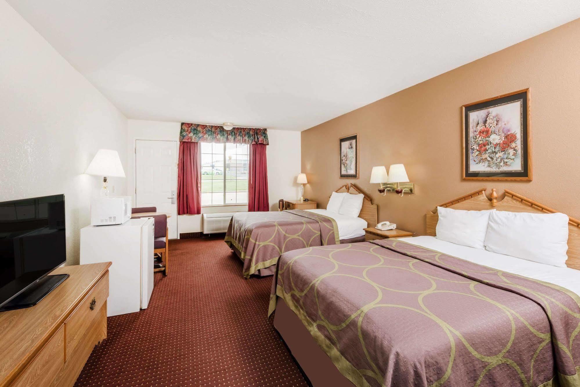 Super 8 By Wyndham Arkansas Ks Motel 2*